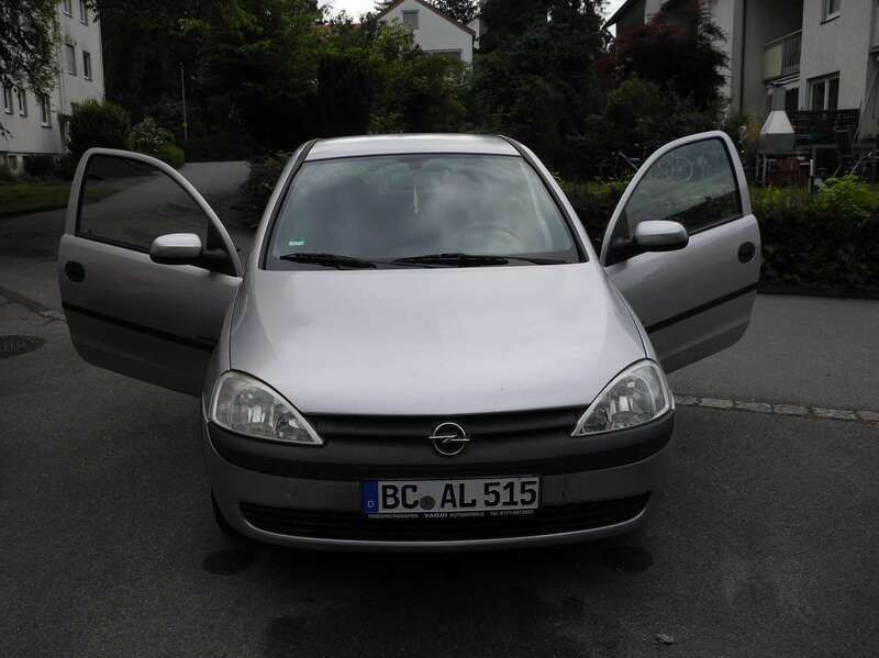 Silber Gebraucht 2001 Opel Corsa Comfort Limousine | 2.650 € - Bild 1/4