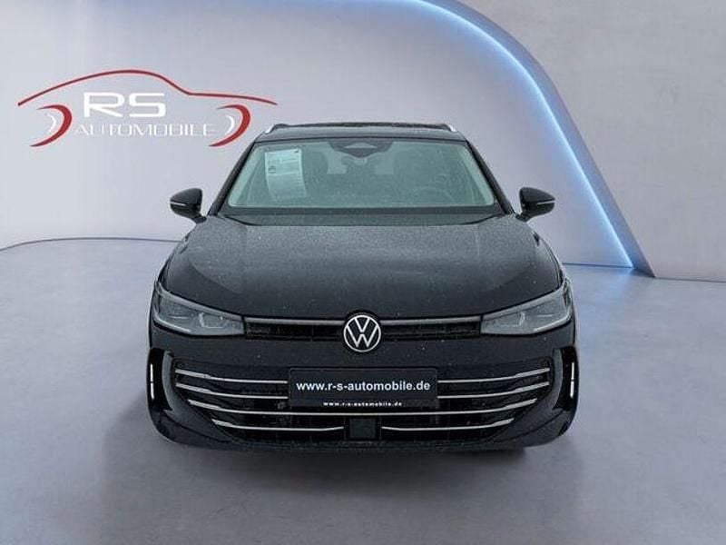Gebraucht VW Passat Elegance 150 PS (110 kW) 2025 Schwarz Kombi