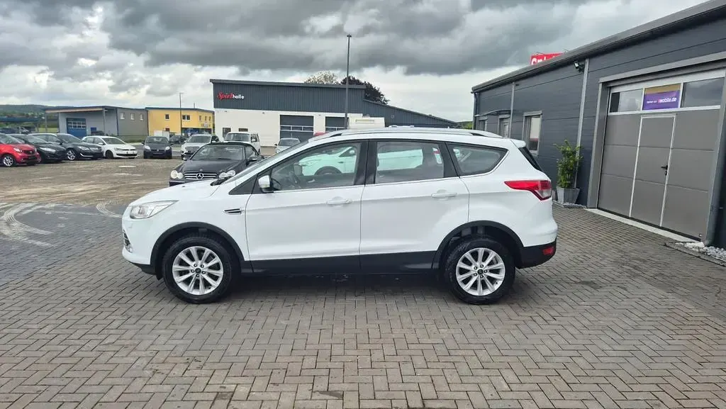 Gebraucht Ford Kuga Titanium 150 PS (110 kW) 2016 Weiß SUV