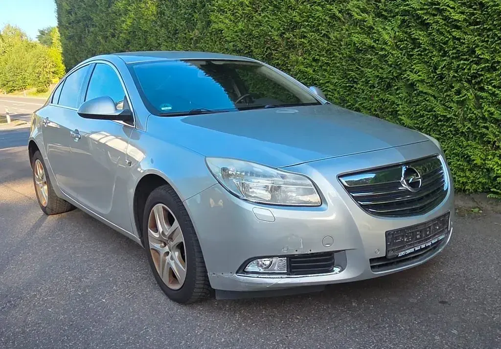 Gebraucht Opel Insignia 131 PS (96 kW) 2012 Silber Limousine