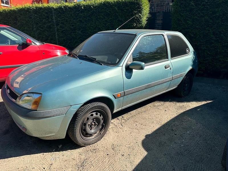 Andere farben Gebraucht 2002 Ford Fiesta Kleinwagen | 200 € - Bild 1/4