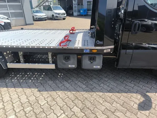 Gebraucht Iveco Daily 179 PS (131 kW) 2021 Schwarz Van