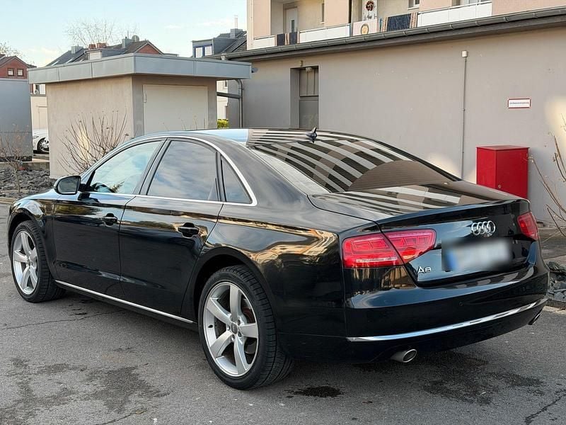 Schwarz Gebraucht 2011 Audi A8 Limousine | 13.000 € (Superpreis) - Bild 1/4