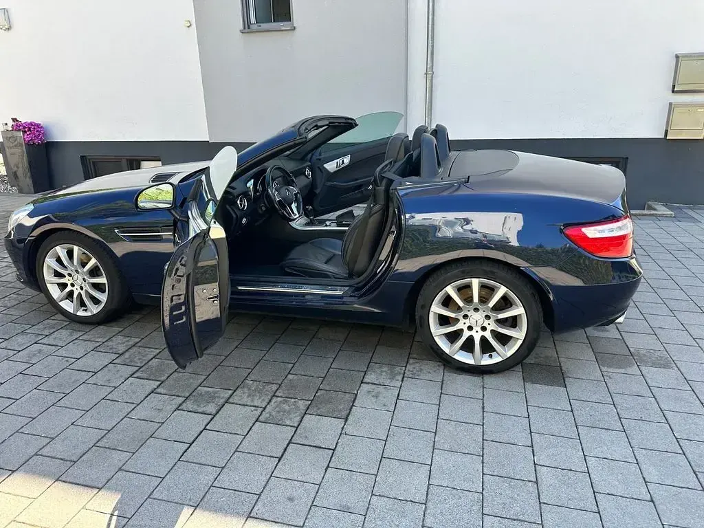 Gebraucht Mercedes SLK200 AMG Edition 1 184 PS (135 kW) 2011 Blau Cabrio