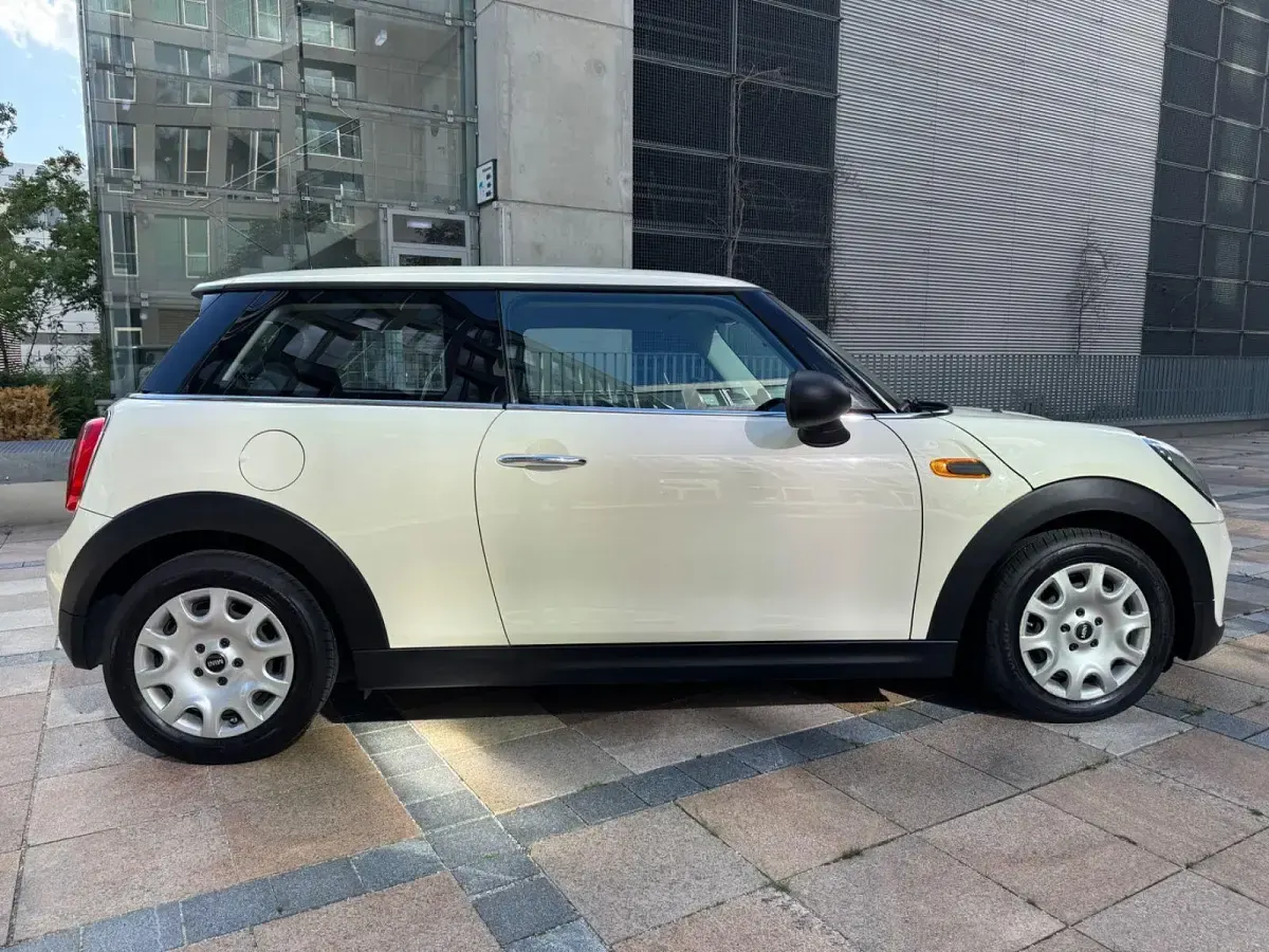Gebraucht Mini ONE 102 PS (75 kW) 2015 Weiß Kleinwagen