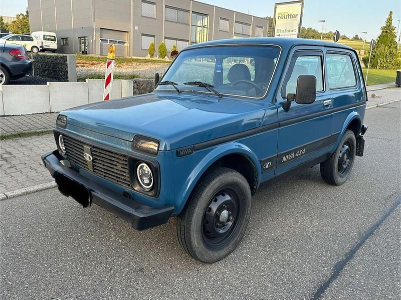 Blau Gebraucht 2008 Lada niva SUV | 6.900 € (Fairer Preis) - Bild 1/4