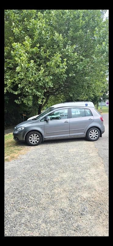 Grau Gebraucht 2007 VW Golf Plus Cross Van / Kleinbus | 4.000 € (Fairer Preis) - Bild 1/4