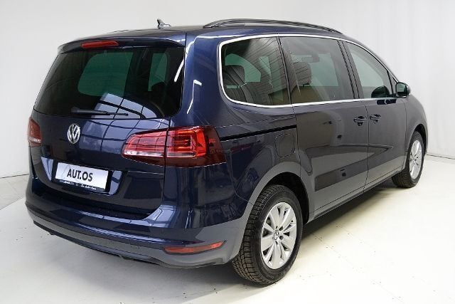 Gebraucht VW Sharan Comfortline 150 PS (110 kW) 2016 Blau metallic Van / Kleinbus
