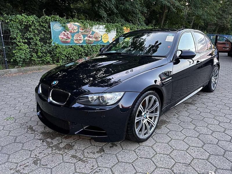 Schwarz Gebraucht 2011 BMW M3 Limousine | 35.000 € - Bild 1/4