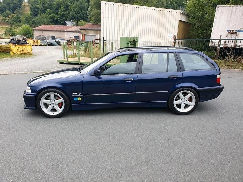 Gebraucht BMW 328 193 PS (141 kW) 1997 Blau Kombi