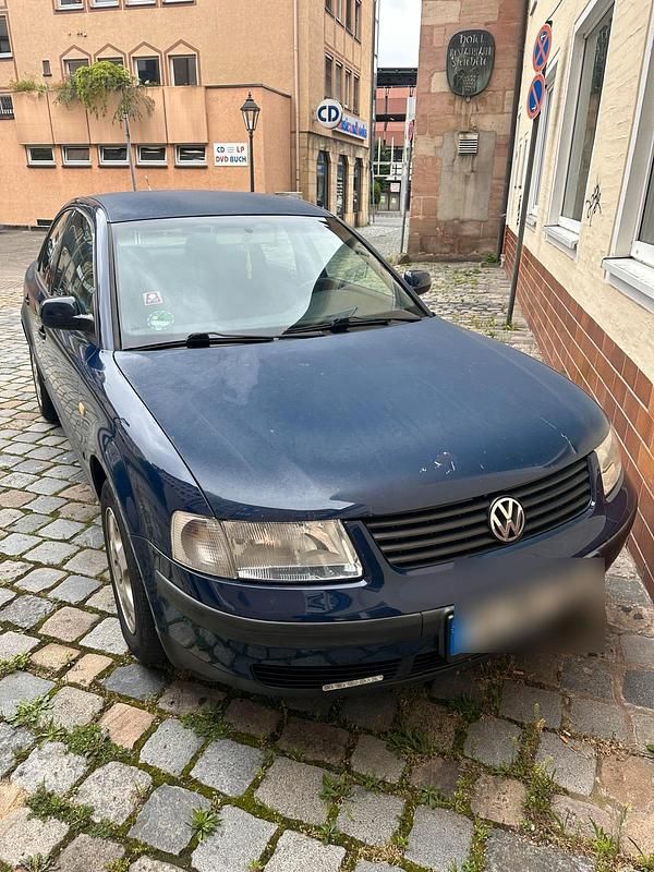 Blau Gebraucht 2000 VW Passat Limousine | 1.399 € (Fairer Preis) - Bild 1/4