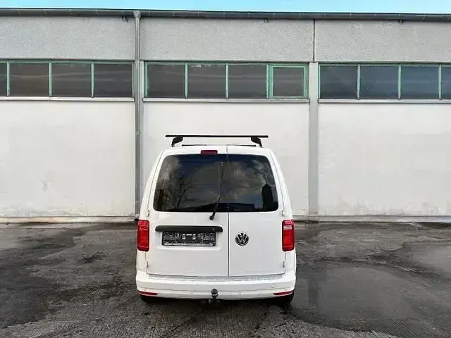 Używany VW Caddy 102 KM (75 kW) 2017 Biały Minivan