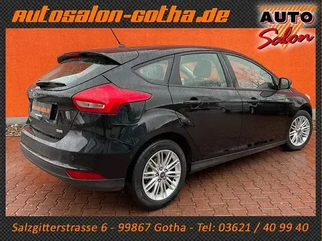 Używany Ford Focus Trend 101 KM (74 kW) 2017 Czarny Sedan/Limuzyna