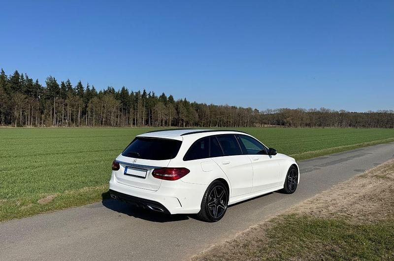 Gebraucht Mercedes C220 194 PS (142 kW) 2021 Weiß Limousine