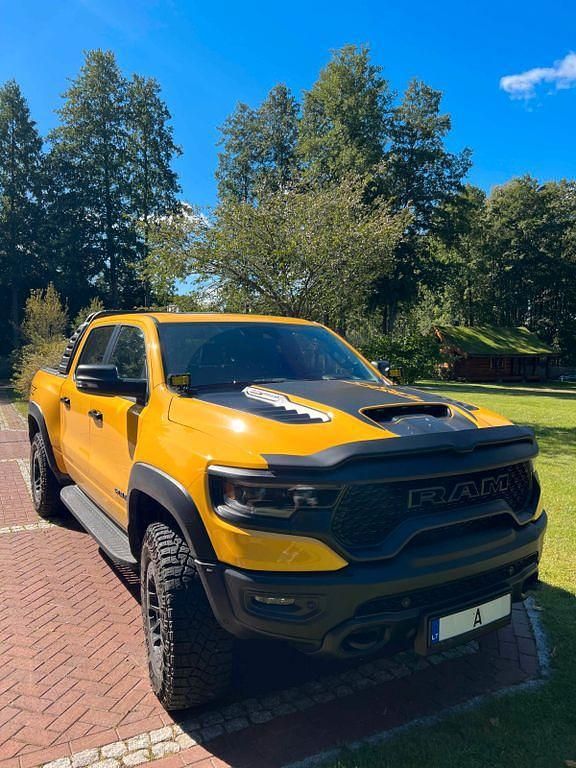 Gelb Gebraucht 2023 Dodge Ram Abholung | 103.999 € (Etwas zu teuer) - Bild 1/4