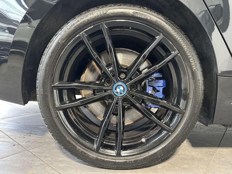 Gebraucht BMW 330e M Sport 252 PS (185 kW) 2022 Black sapphire Limousine