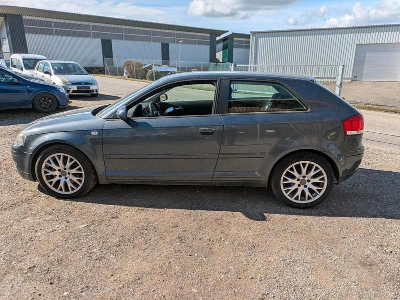 Gebraucht Audi A3 Attraction 140 PS (102 kW) 2007 Grau Kleinwagen