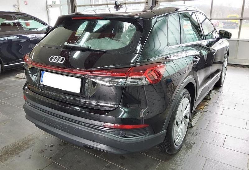 Gebraucht Audi Q4 e-tron Comfort 150 kW (204 PS) 2023 Schwarz (mythosschwarz metallic) SUV