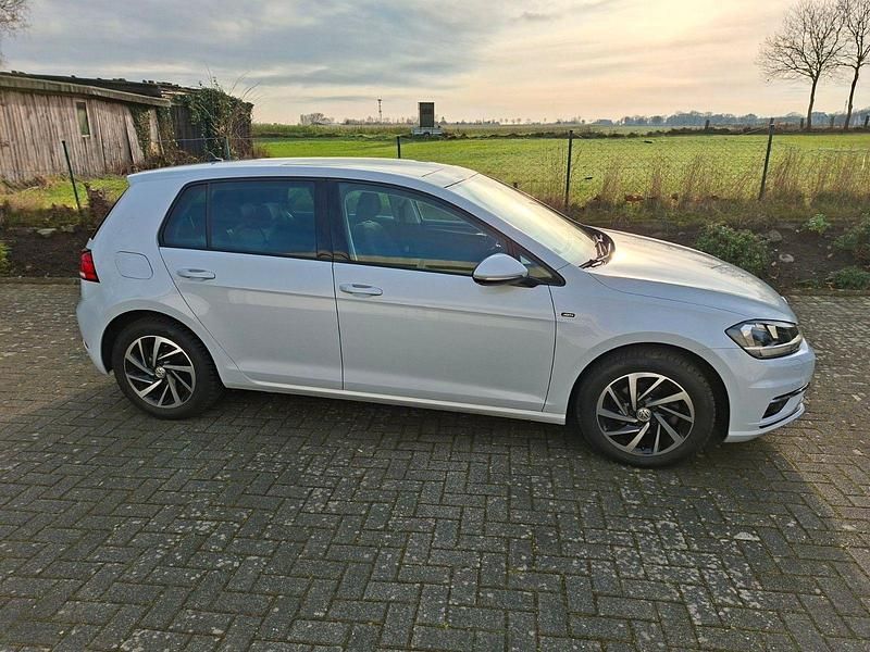 Gebraucht VW Golf VII Join 110 PS (80 kW) 2018 Weiß Limousine