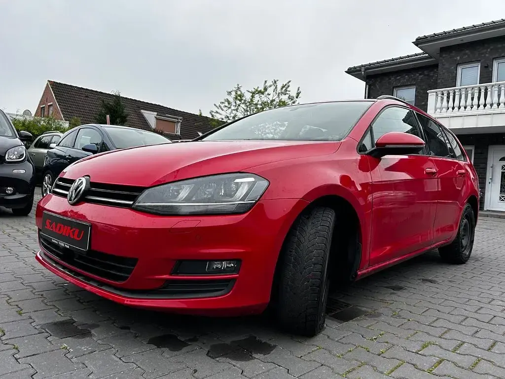 Gebraucht VW Golf VII Trendline 105 PS (77 kW) 2014 Rot Kombi