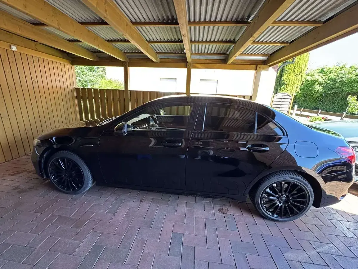 Gebraucht Mercedes A250 Edition 160 PS (117 kW) 2021 Schwarz Limousine