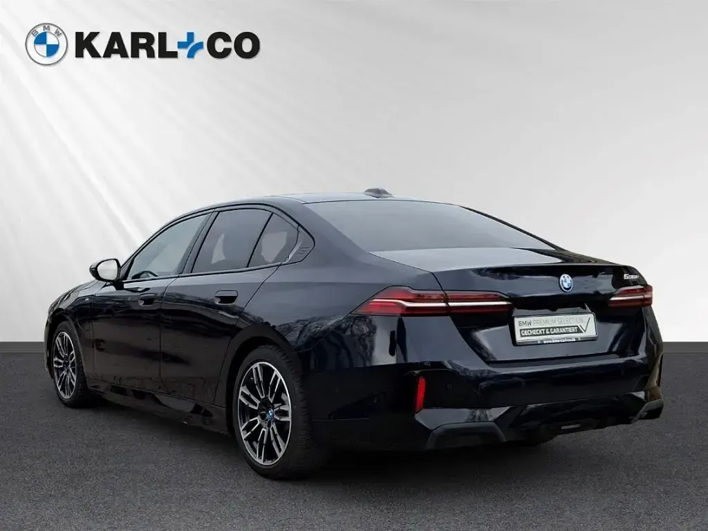 Gebraucht BMW 530e M Sport 299 PS (219 kW) 2024 Schwarz Limousine