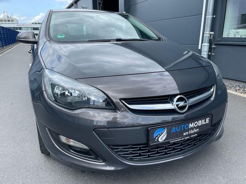 Grau Gebraucht 2013 Opel Astra Kleinwagen | 6.990 € (Fairer Preis) - Bild 1/4