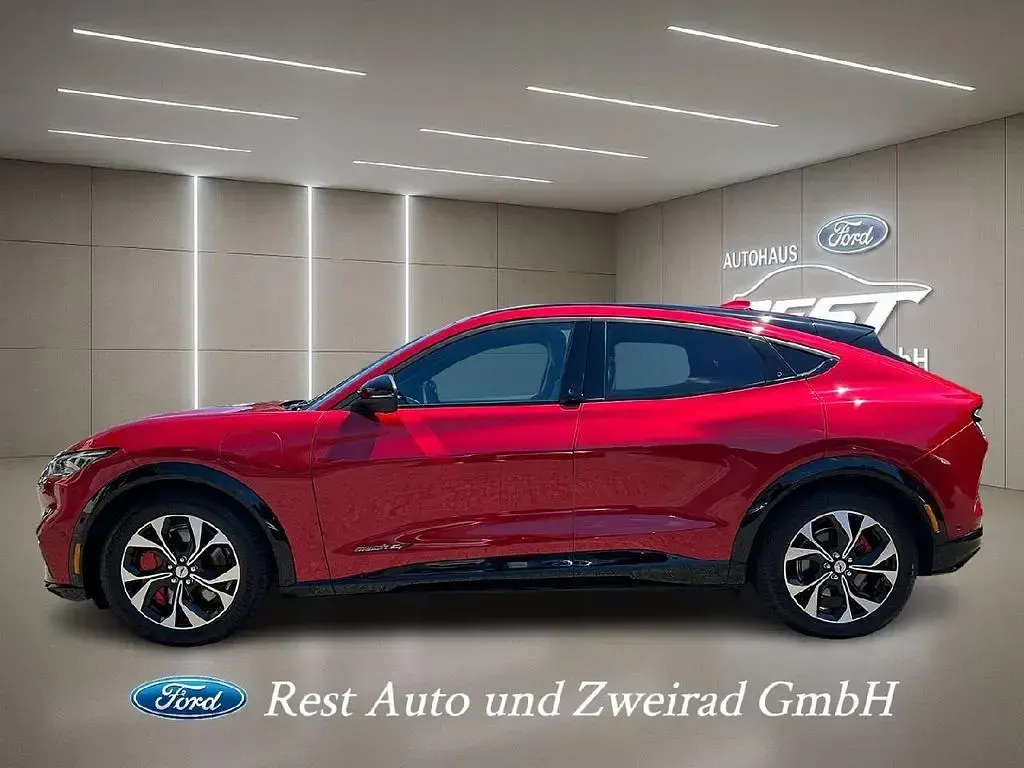 Gebraucht Ford Mustang Mach-E Basis 258 kW (351 PS) 2022 Lucidrot metallic (metallic) SUV