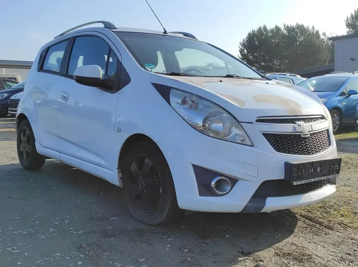 Używany Chevrolet Spark LT 82 KM (60 kW) 2012 Biały Hatchback