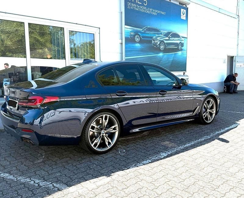 Gebraucht BMW M550 Shadowline 530 PS (389 kW) 2021 Blau Limousine