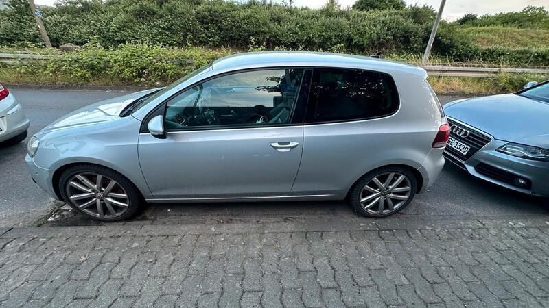 Silber Gebraucht 2009 VW Golf VI Coupé | 3.200 € (Fairer Preis) - Bild 1/4