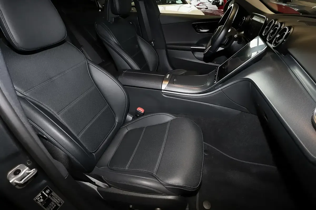 Gebraucht Mercedes C220 Avantgarde 200 PS (147 kW) 2023 Selenitgrau metallic Kombi
