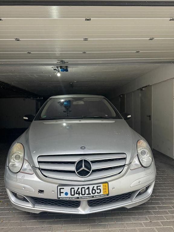 Silber Gebraucht 2008 Mercedes R320 Van / Kleinbus | 5.000 € - Bild 1/4