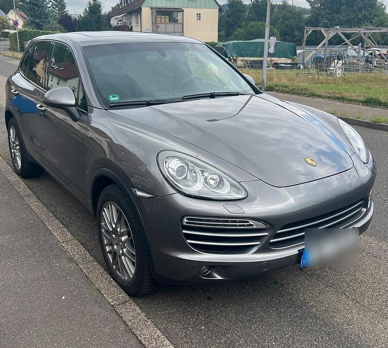 Grau Gebraucht 2012 Porsche Cayenne SUV | 17.950 € (Superpreis) - Bild 1/4