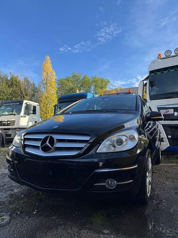 Schwarz Gebraucht 2010 Mercedes B200 Van / Kleinbus | 3.500 € (Superpreis) - Bild 1/4