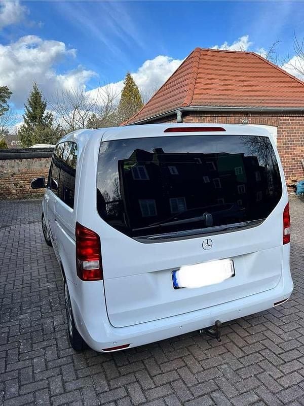 Gebraucht Mercedes V250 190 PS (139 kW) 2019 Weiß Van / Kleinbus