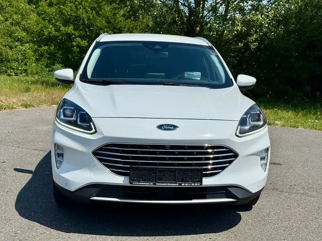 Gebraucht Ford Kuga Titanium 150 PS (110 kW) 2022 Weiß SUV
