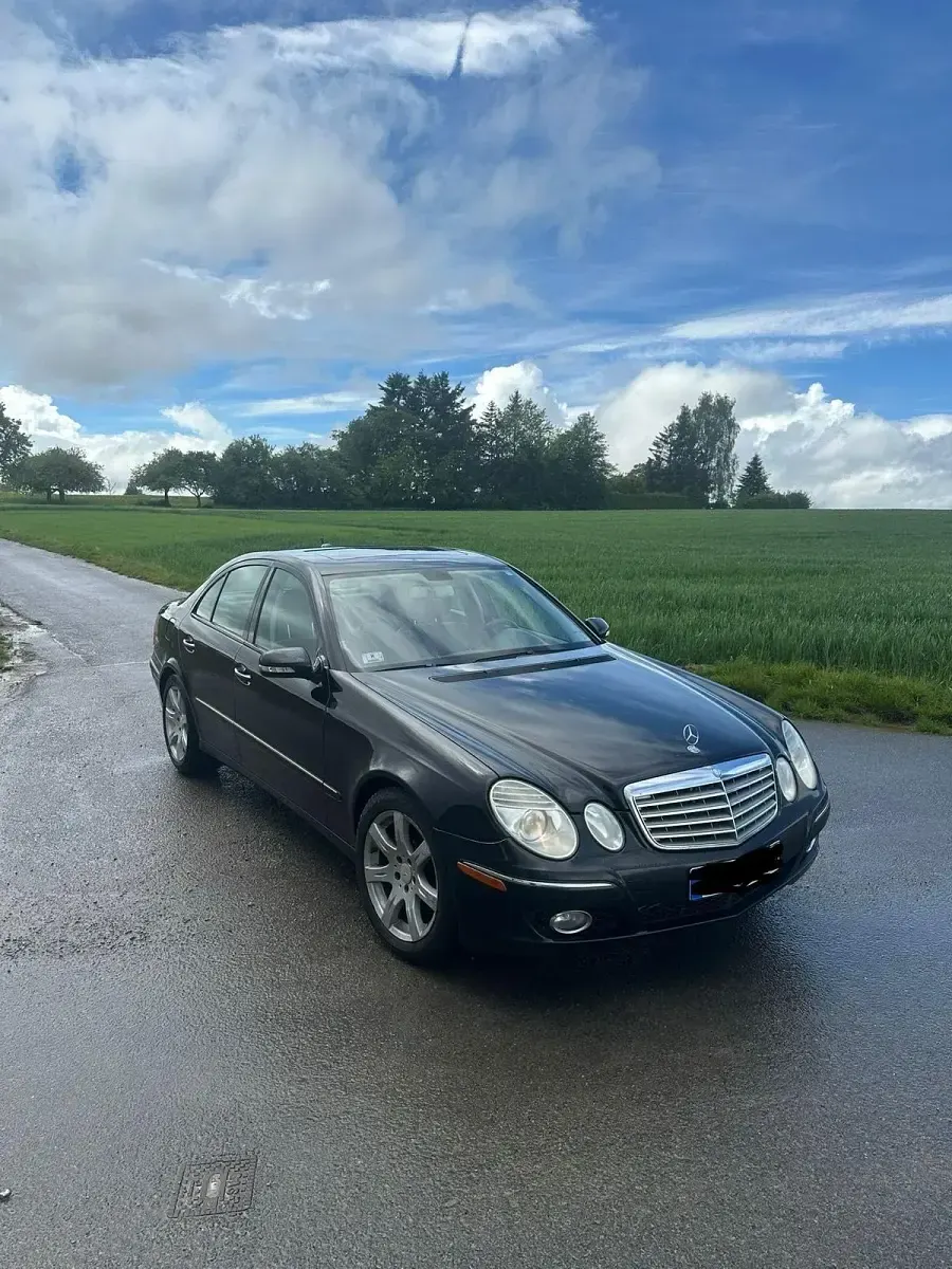 Gebraucht Mercedes E350 272 PS (200 kW) 2008 Schwarz Limousine
