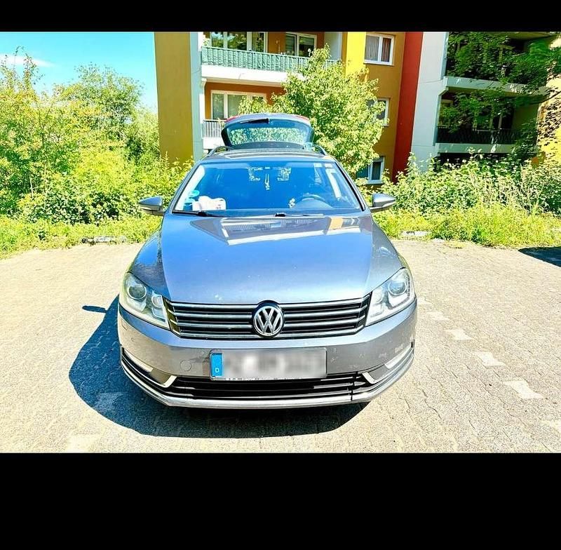 Grau Gebraucht 2012 VW Passat Comfortline Limousine | 7.000 € (Fairer Preis) - Bild 1/4