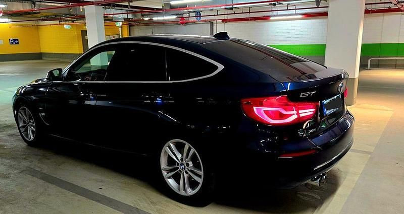 Blau Gebraucht 2016 BMW 320 Gran Turismo Sport Line Limousine | 17.600 € (Etwas zu teuer) - Bild 1/4