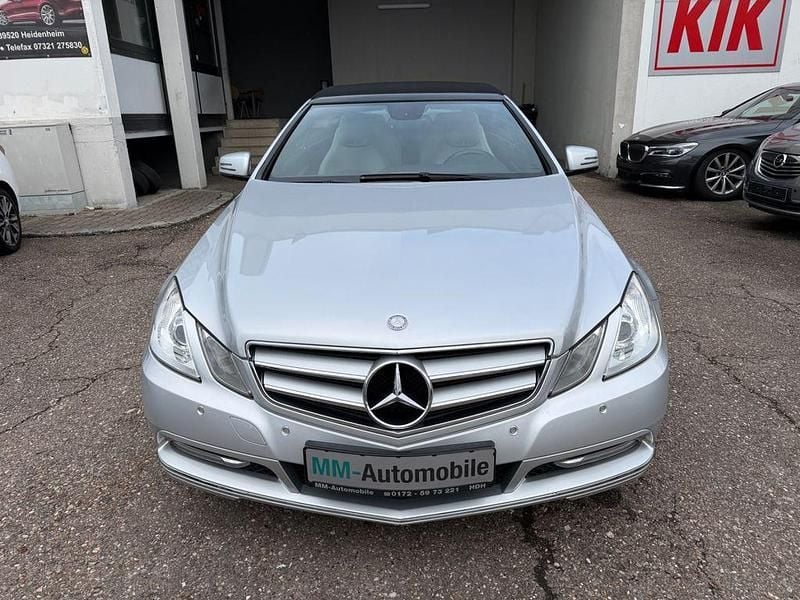 Gebraucht Mercedes E200 184 PS (135 kW) 2012 Silber Cabrio