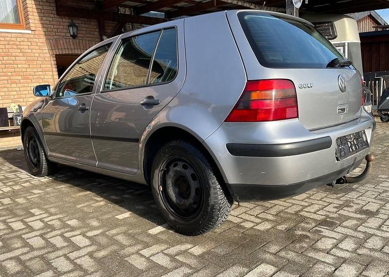 Gebraucht VW Golf IV Edition 75 PS (55 kW) 2002 Silber Limousine