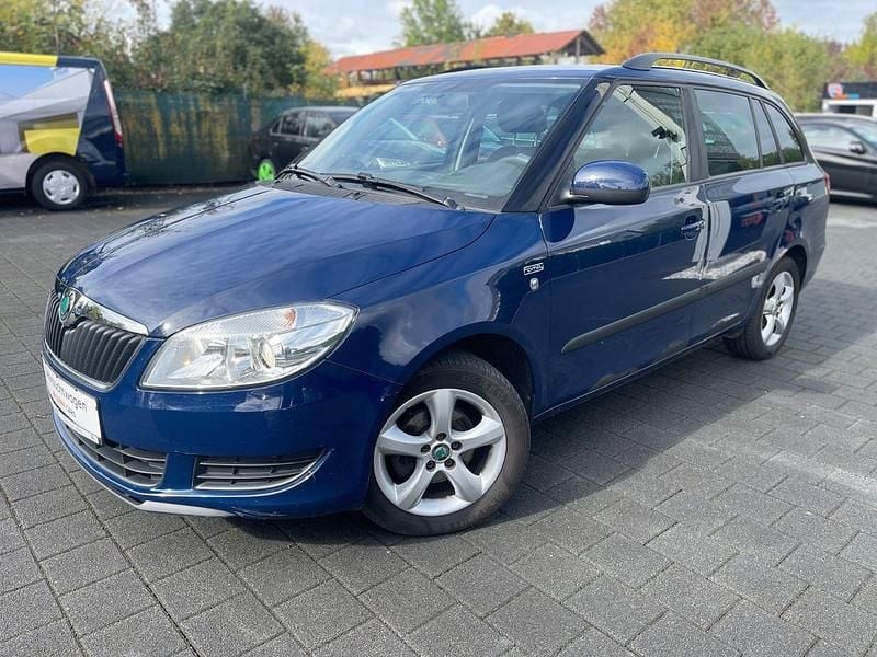 Blau Gebraucht 2012 Skoda Fabia Family Kombi | 2.950 € (Superpreis) - Bild 1/4