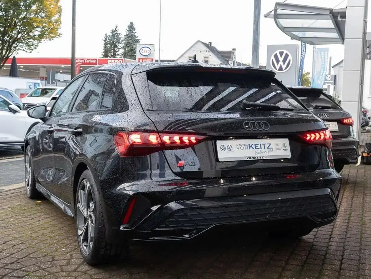 Gebraucht Audi A3 S-Line 150 PS (110 kW) 2024 Mythosschwarz Limousine