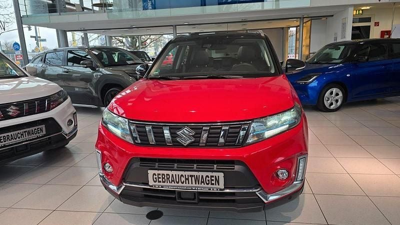 Gebraucht Suzuki Vitara Comfort+ 116 PS (85 kW) 2022 Rot SUV