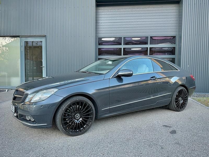 Grau Gebraucht 2009 Mercedes E350 Coupé | 8.900 € (Guter Preis) - Bild 1/4