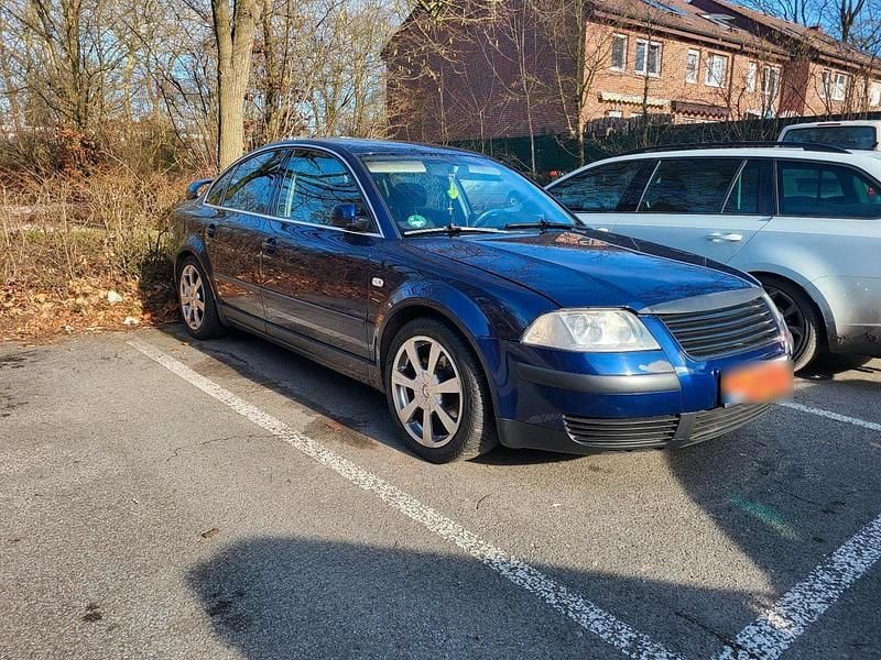 Gebraucht VW Passat 106 PS (77 kW) 2002 Blau Limousine