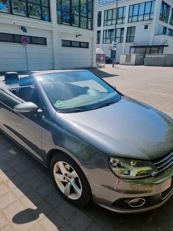 Gebraucht VW Eos 122 PS (89 kW) 2011 Grau Cabrio