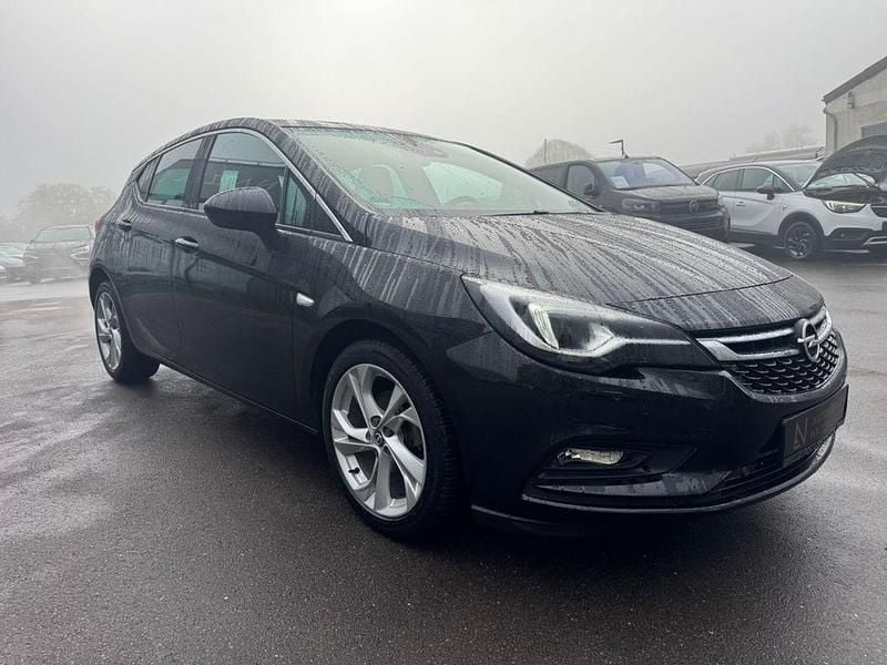 Usata Opel Astra Dynamic 125 CV (91 kW) 2017 Nero Berlina