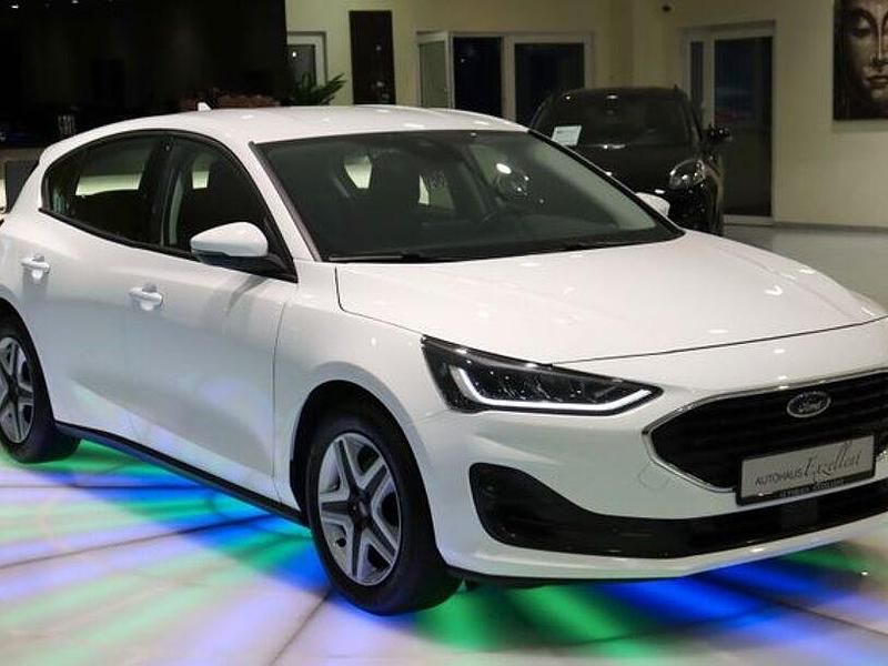 Gebraucht Ford Focus Cool & Connect 120 PS (88 kW) 2022 Andere Limousine